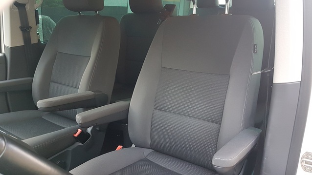 VOLKSWAGEN T5 MULTIVAN 2.0 TDI 140 DSG – EDITION 25