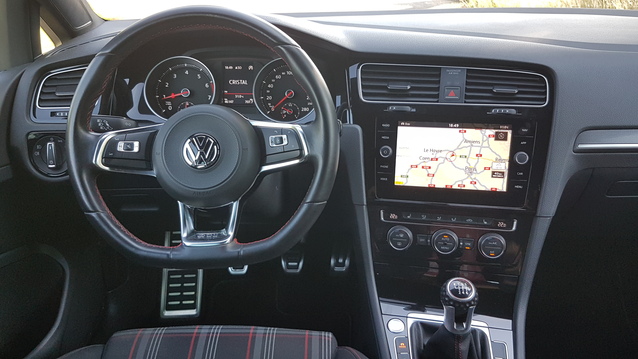 VOLKSWAGEN GOLF VII GTI