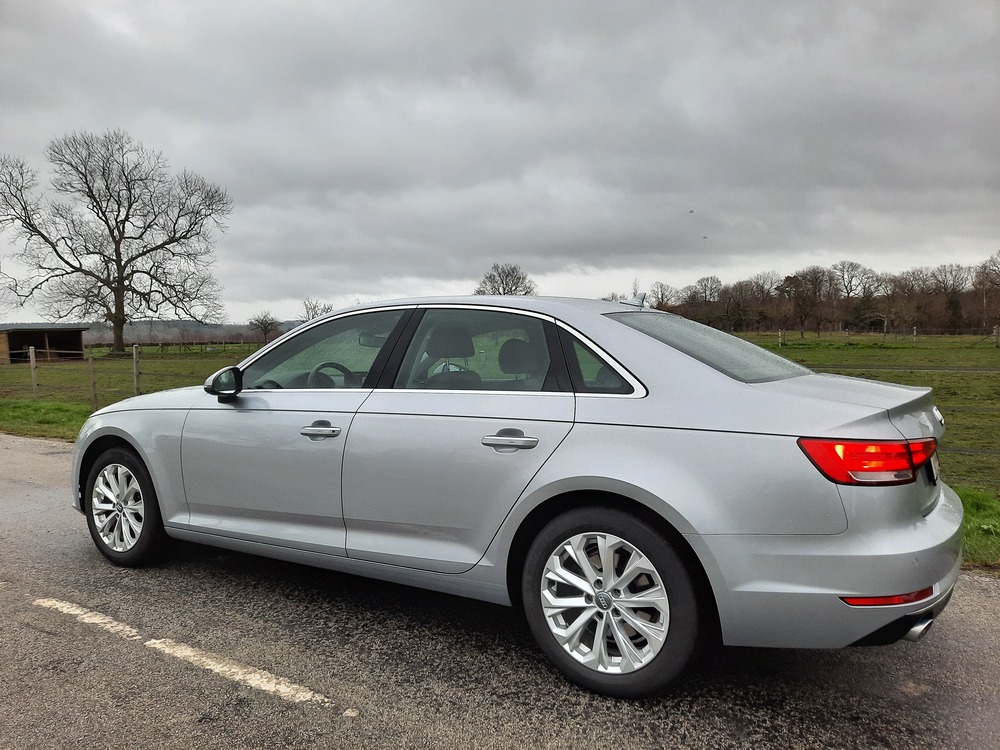 AUDI A4 BERLINE 2.0 TDI DESIGN