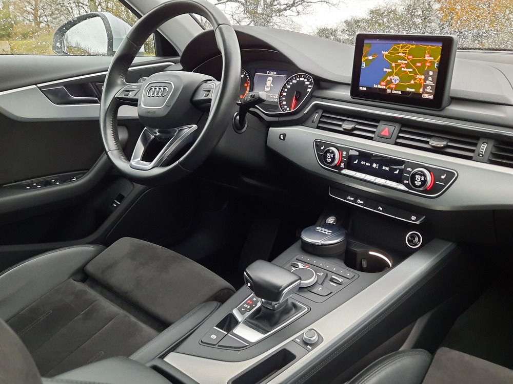 AUDI A4 BERLINE 2.0 TDI DESIGN