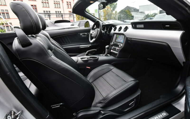 FORD MUSTANG CABRIO 2.3 ECOBOOST