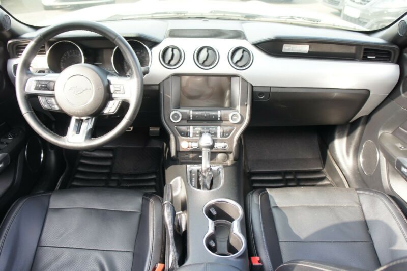 FORD MUSTANG CABRIO 2.3 ECOBOOST