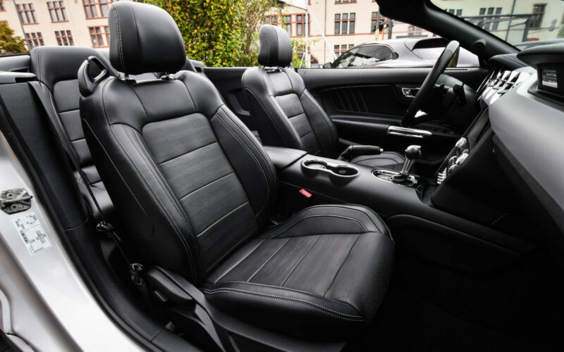 FORD MUSTANG CABRIO 2.3 ECOBOOST