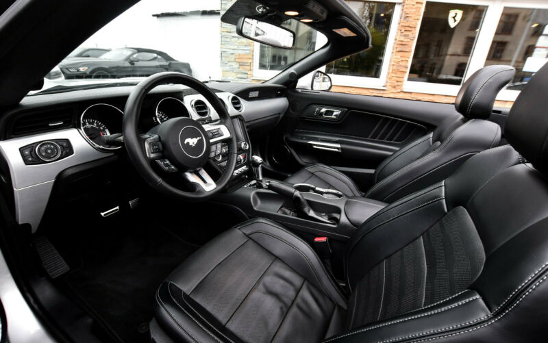 FORD MUSTANG CABRIO 2.3 ECOBOOST