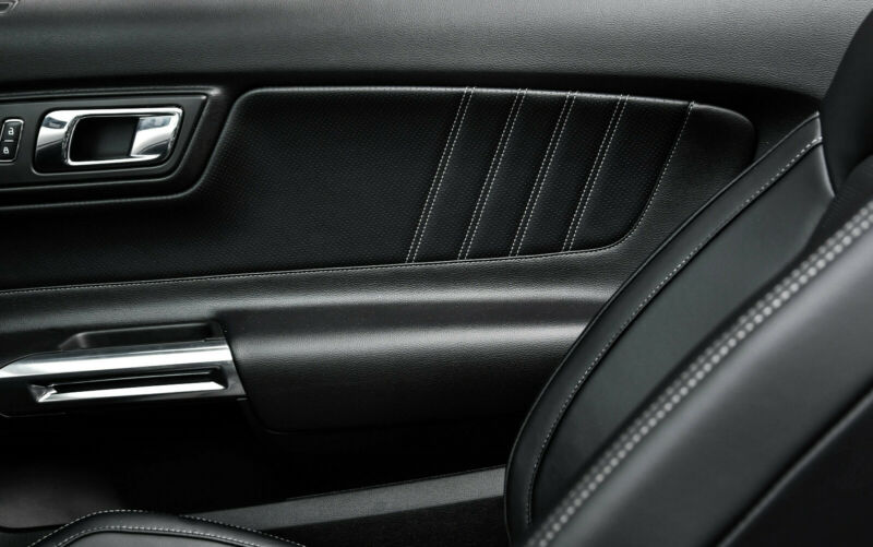FORD MUSTANG CABRIO 2.3 ECOBOOST