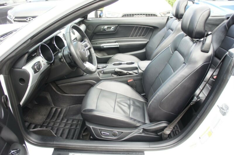 FORD MUSTANG CABRIO 2.3 ECOBOOST