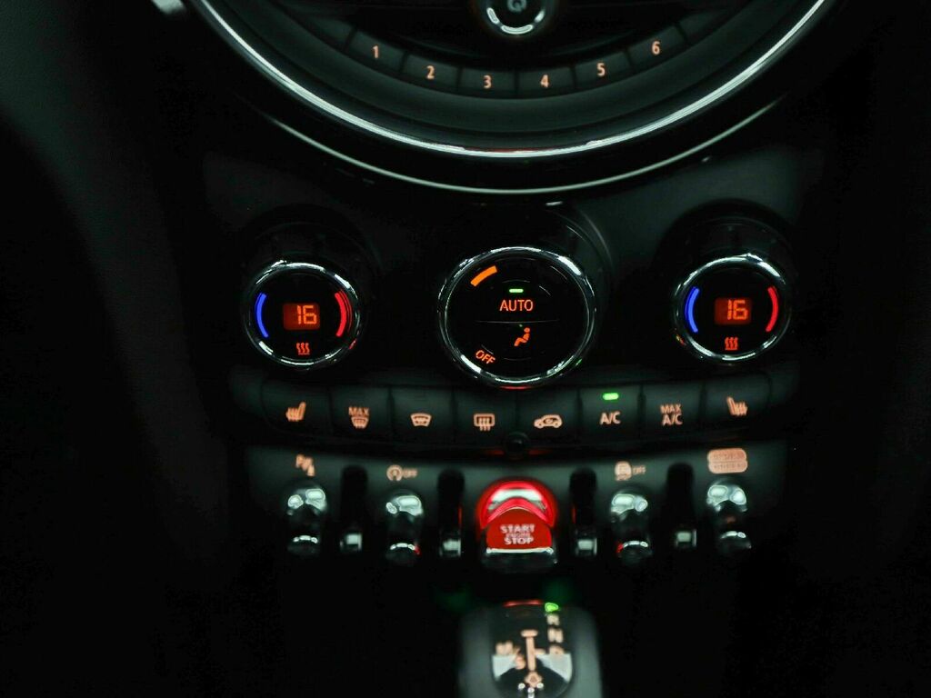 MINI 3 portes – JOHN COOPER WORKS – Toit pano