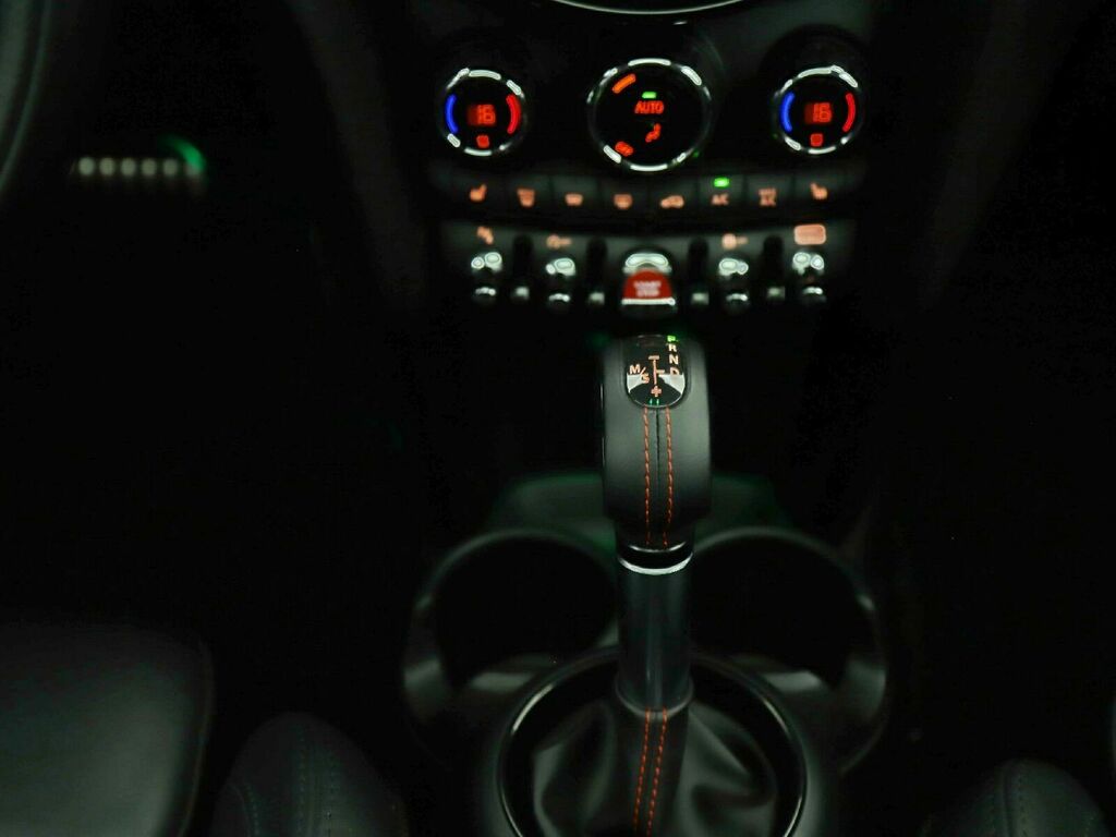 MINI 3 portes – JOHN COOPER WORKS – Toit pano