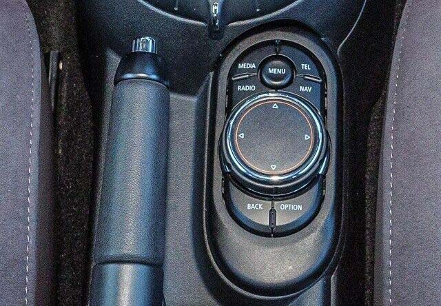 MINI 3 portes – COOPER S – Toit panoramique – Palettes au volant