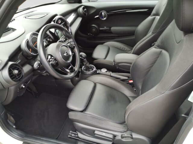 MINI 3 portes – COOPER S – Toit pano – HK – 12700 kms