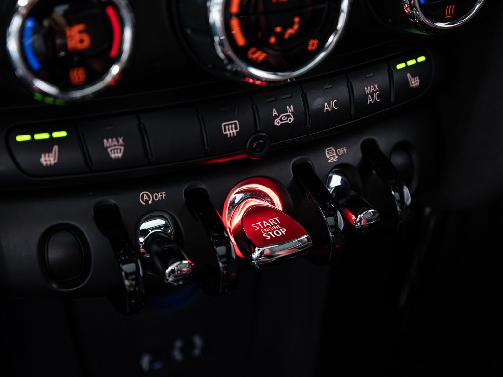 Mini Cooper S – Toit pano – Harman Kardon – 1ère main