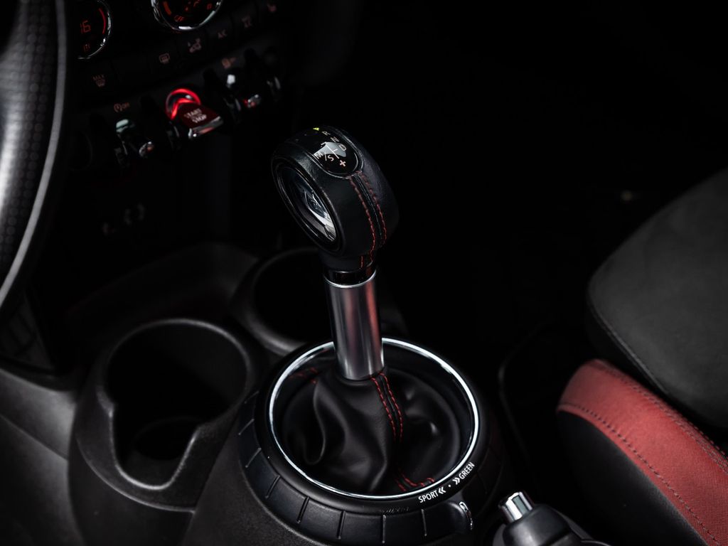 Mini Cooper S – Toit pano – Harman Kardon – 1ère main