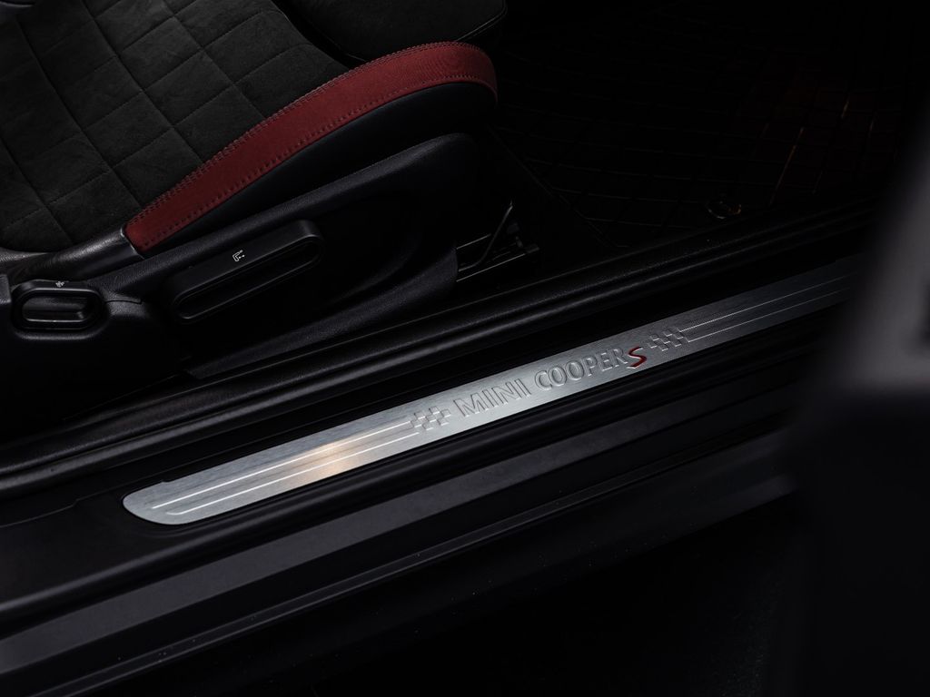 Mini Cooper S – Toit pano – Harman Kardon – 1ère main