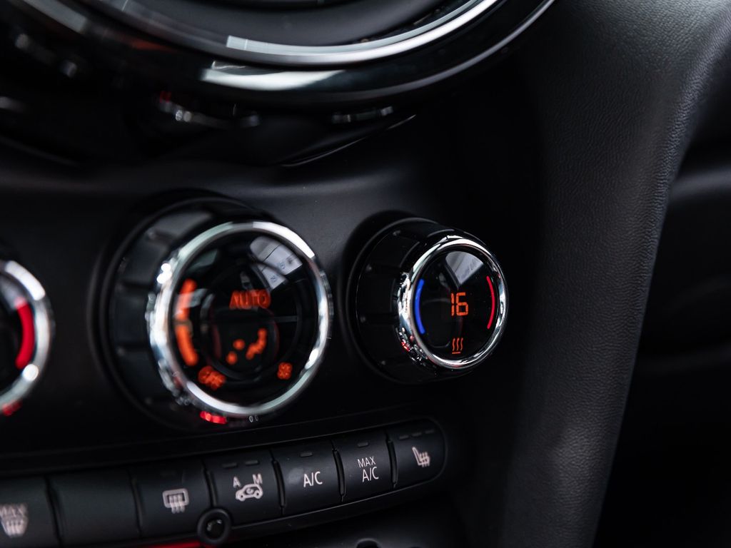 Mini Cooper S – Toit pano – Harman Kardon – 1ère main