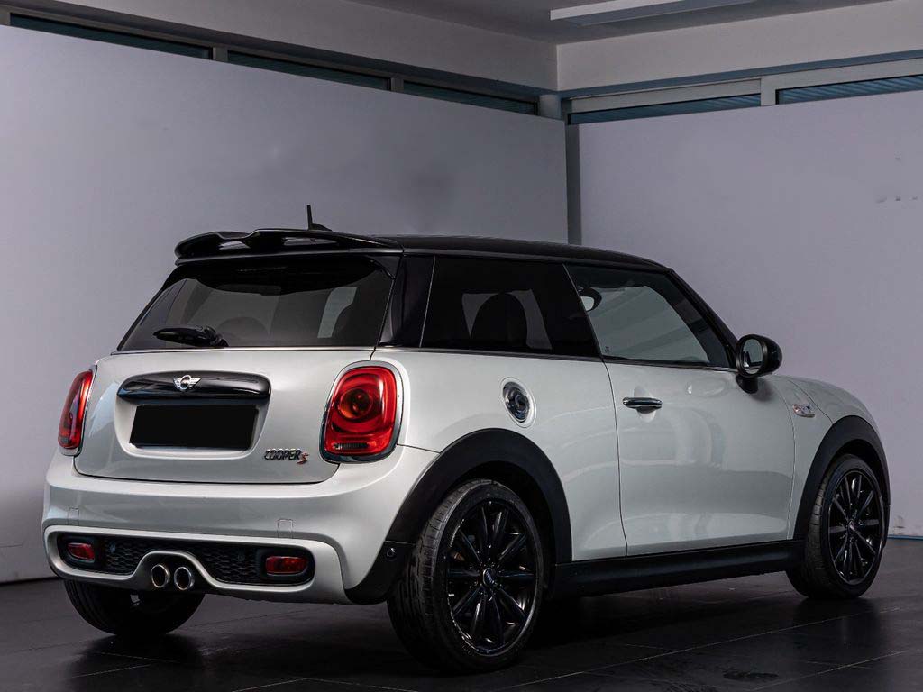 Mini Cooper S – Toit pano – Harman Kardon – 1ère main