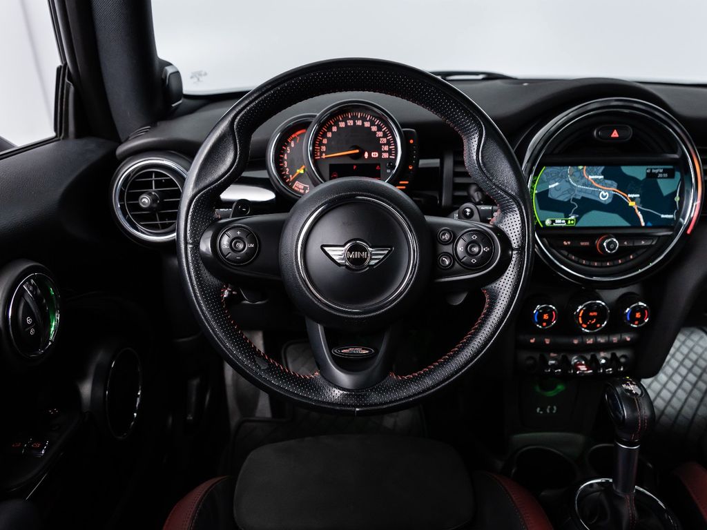 Mini Cooper S – Toit pano – Harman Kardon – 1ère main