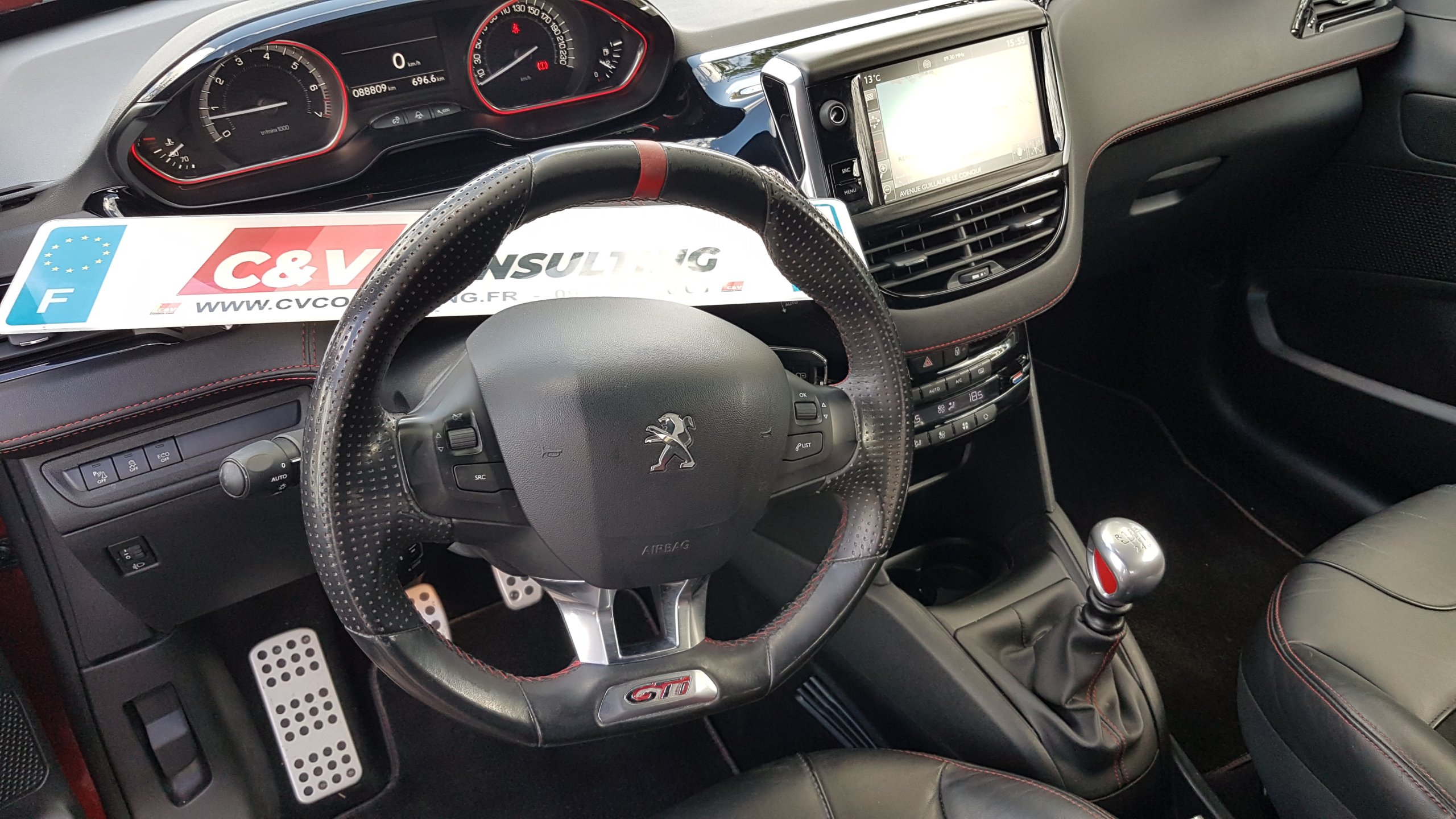 Peugeot 208 _ 1.6 THP 208 ch GTI