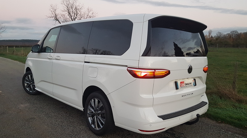 Volkswagen _ T7 Multivan Life _ 1.4 eHybrid _ 218 ch