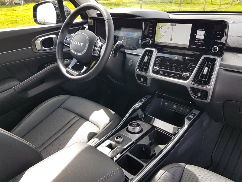 Kia _ Sorento _ Spirit Drive HEV