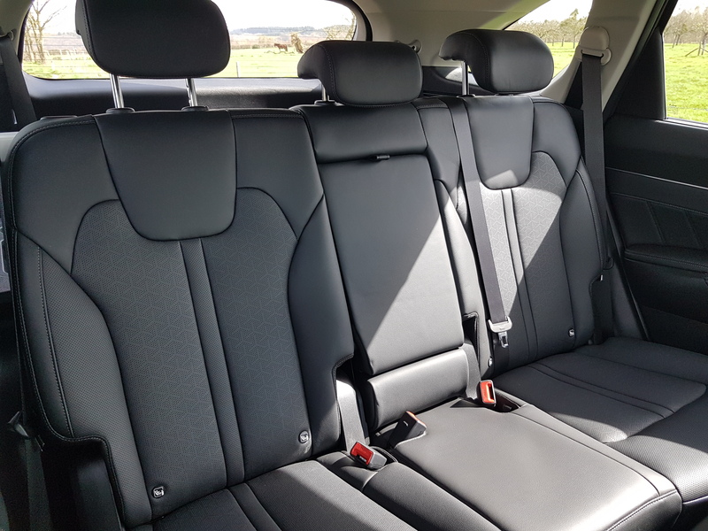 Kia _ Sorento _ Spirit Drive HEV