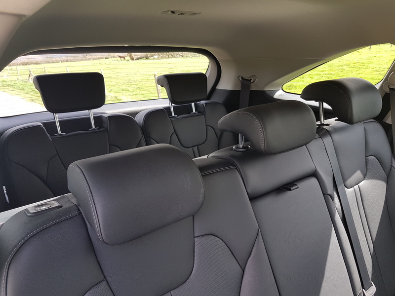 Kia _ Sorento _ Spirit Drive HEV