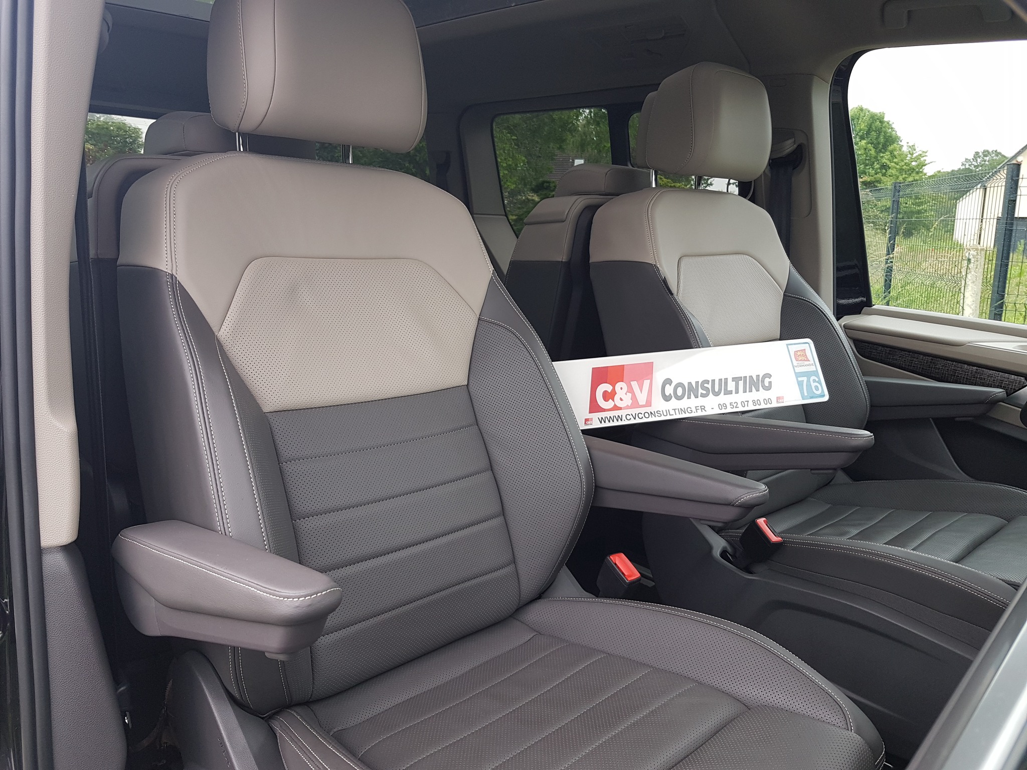Volkswagen _ T7 Multivan Energetic _ 1.4 eHybrid _ 218 ch _ Pack vis-à-vis