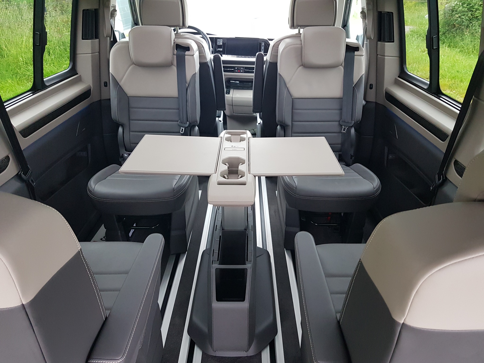 Volkswagen _ T7 Multivan Energetic _ 1.4 eHybrid _ 218 ch _ Pack vis-à-vis