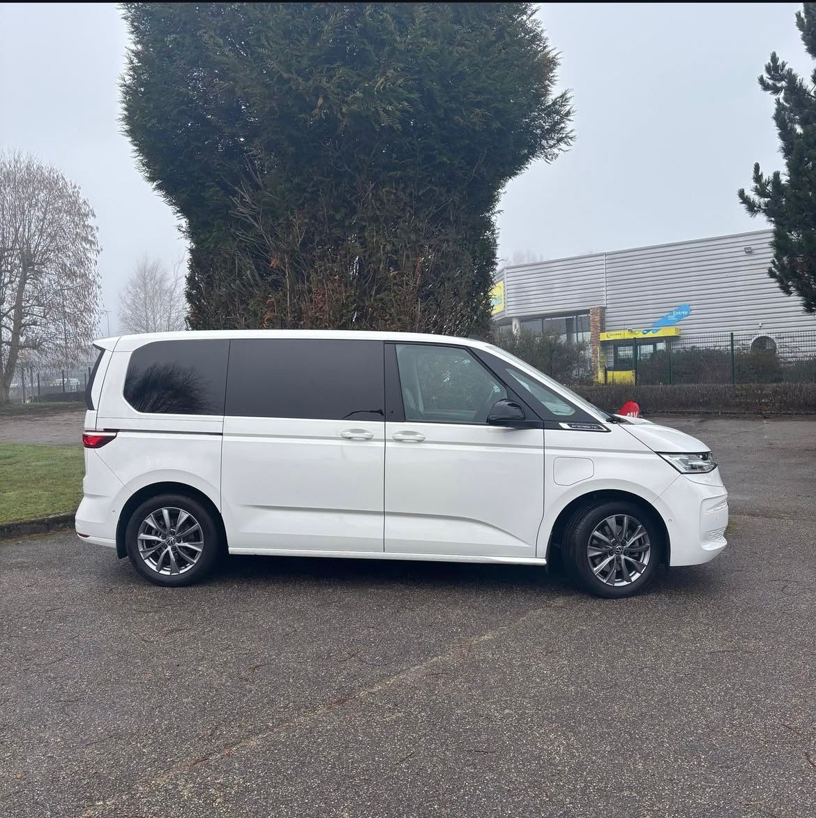 Volkswagen T7 Multivan Energetic