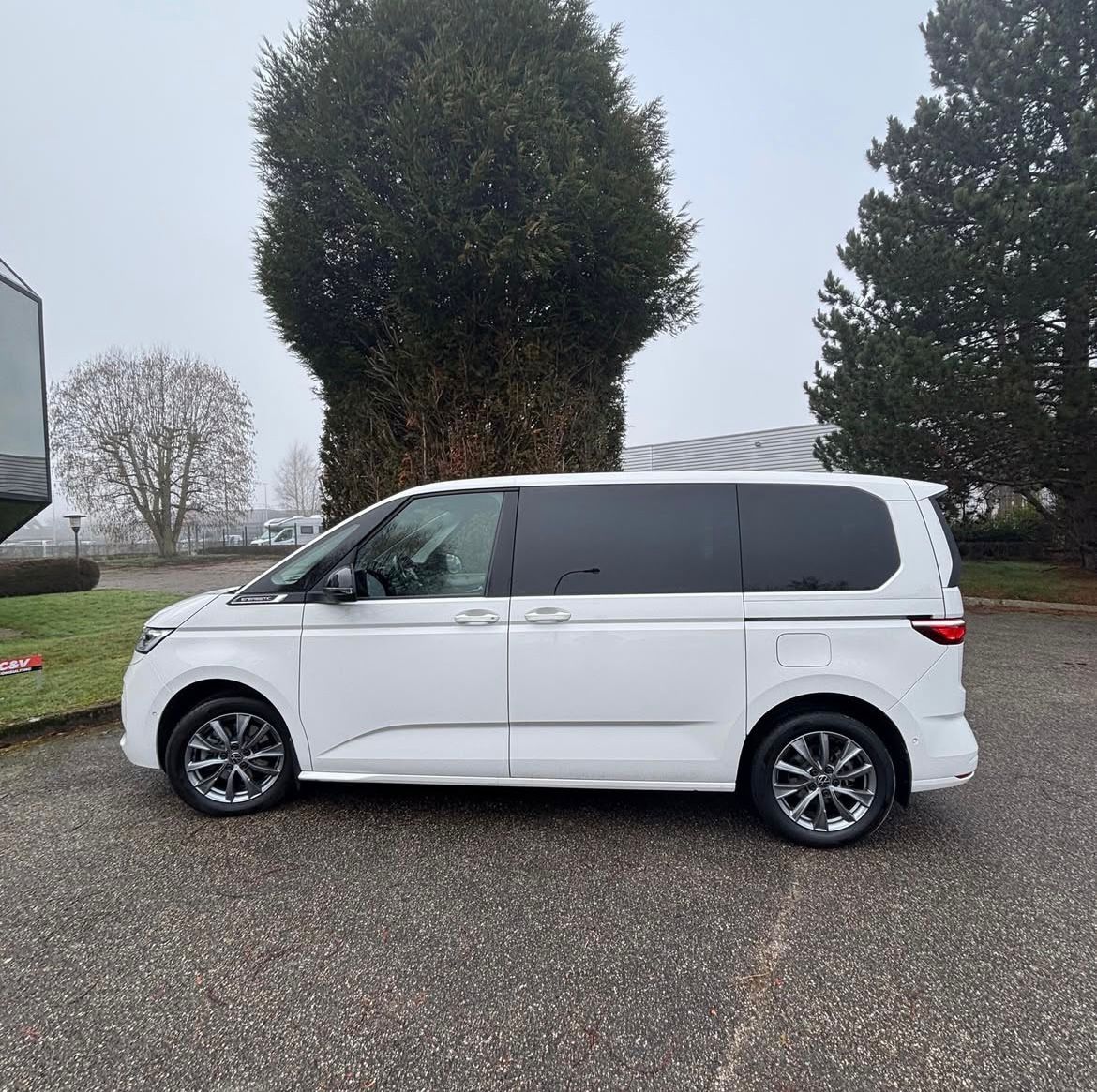 Volkswagen T7 Multivan Energetic