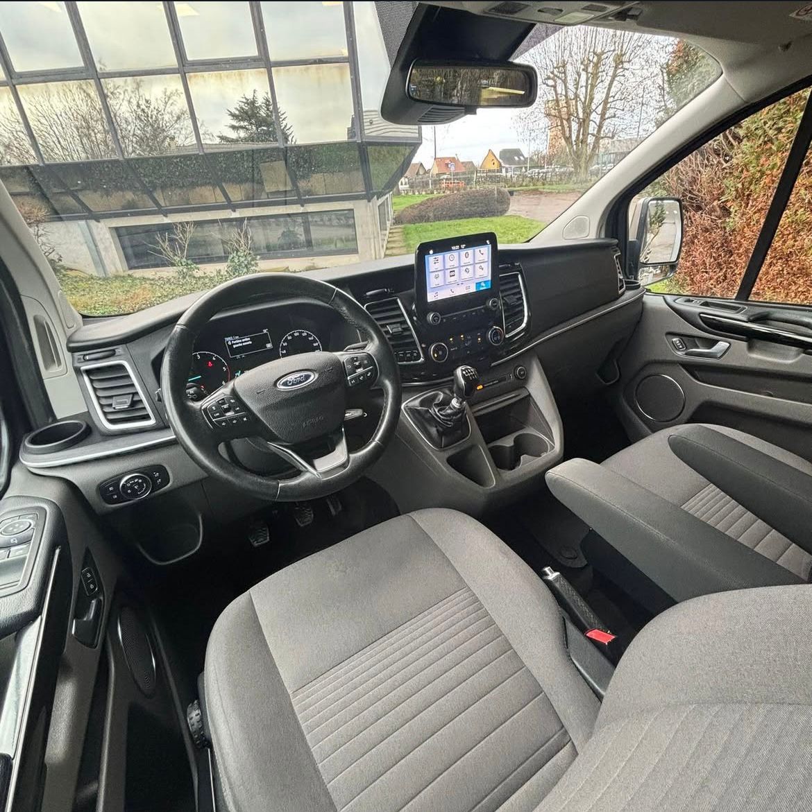 Ford Tourneo Custom 320 L2H1 Titanium