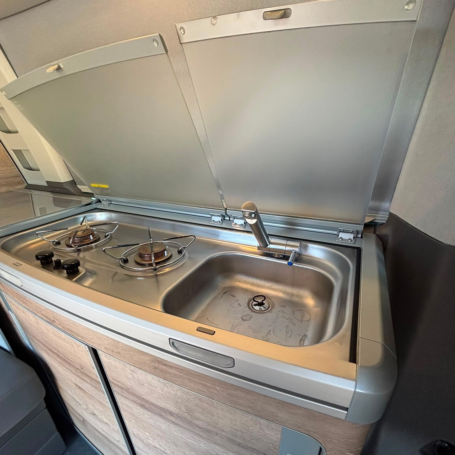 Volkswagen – T6.1 California Coast